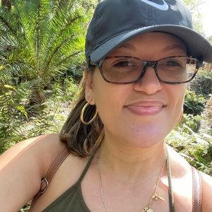 |🌹|About me|🌹| •MEET YOUR POSHER•